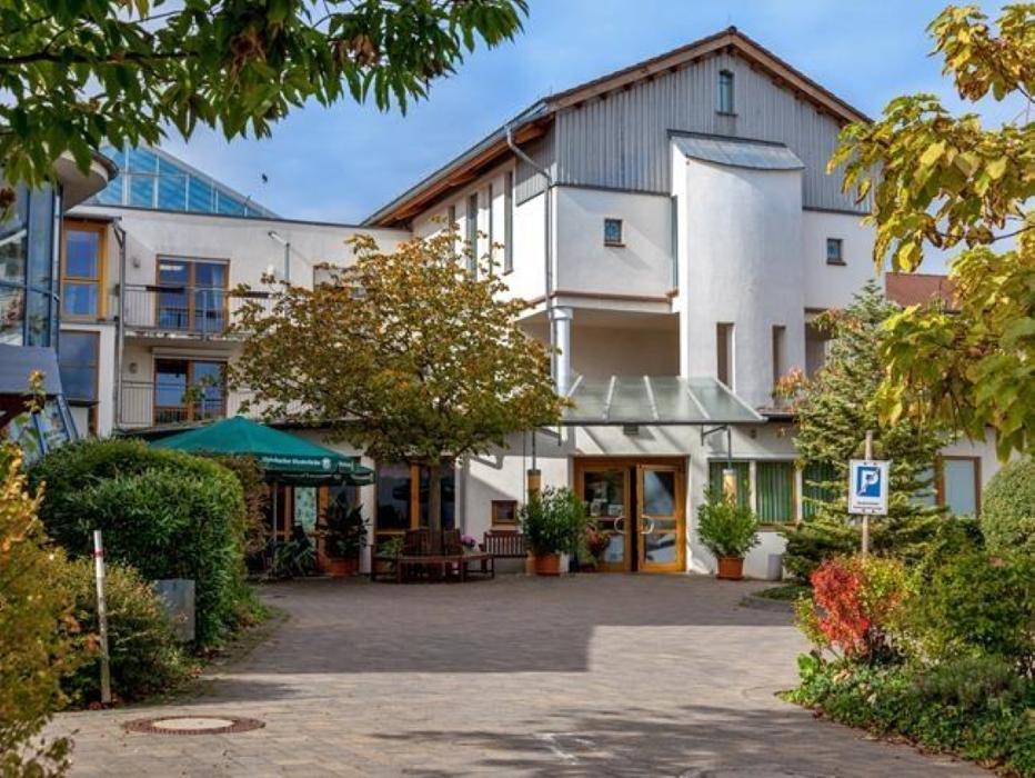Albertus-Stift Caritas-Altenzentrum, Schulstraße in Gau-Algesheim