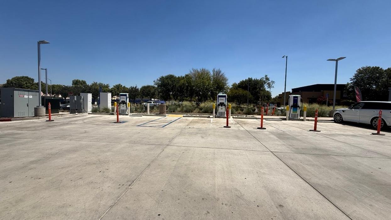 bp pulse Charging Station
