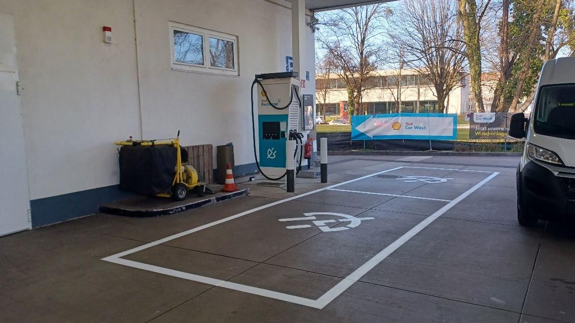 Shell Recharge Charging Station, Innsbrucker Ring in München