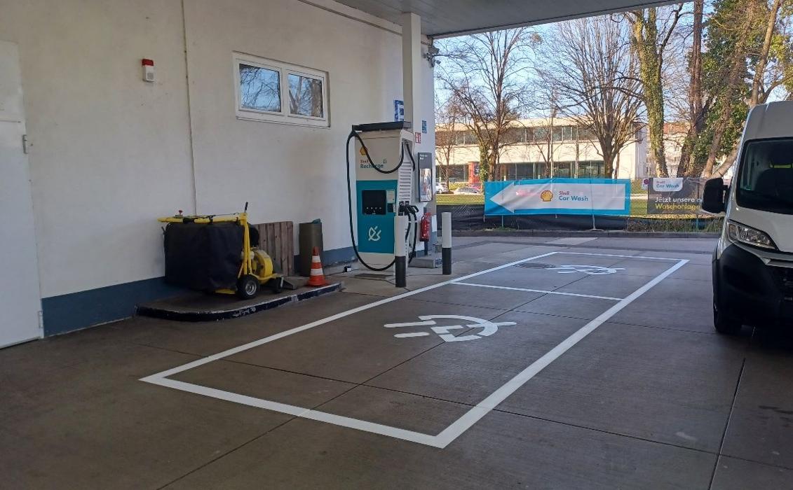Shell Recharge Charging Station, Innsbrucker Ring in München