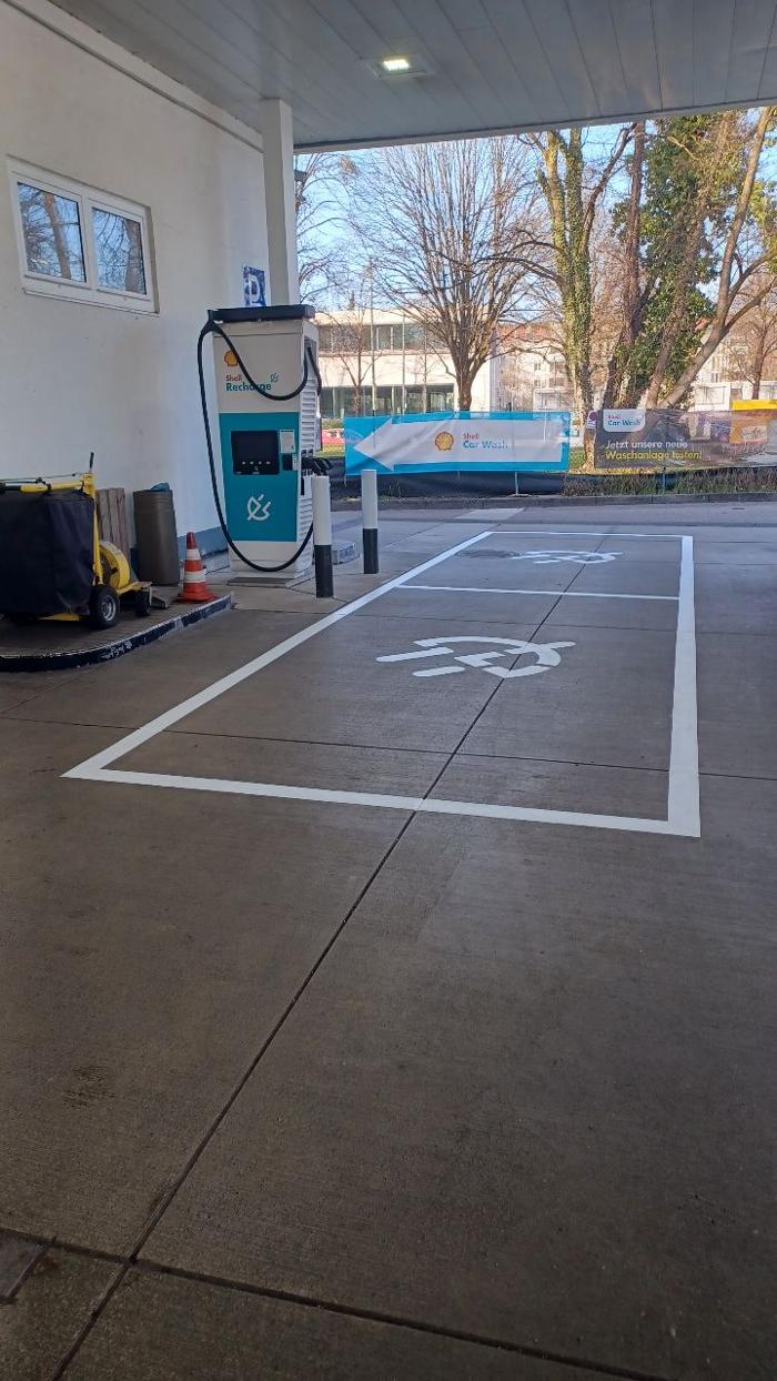 Shell Recharge Charging Station, Innsbrucker Ring in München