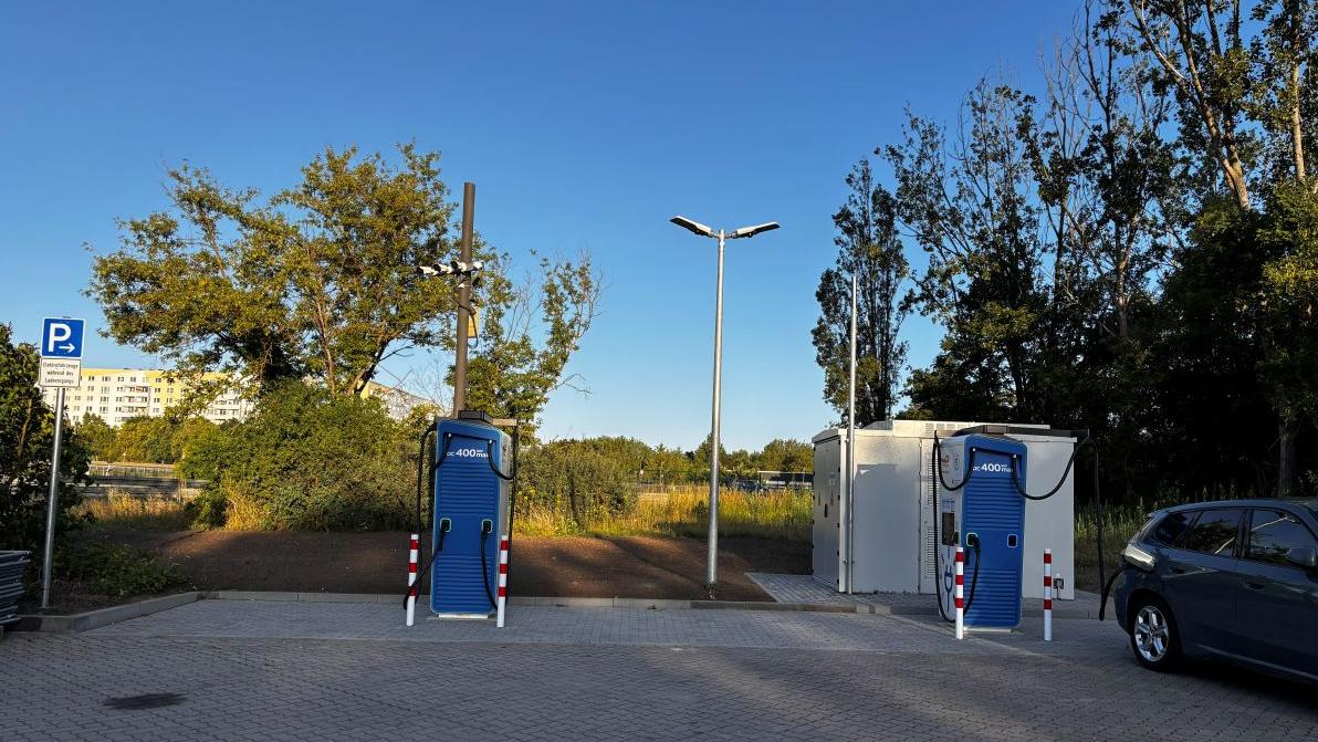 TotalEnergies Charging Station, Am Feuchten Winkel in Berlin