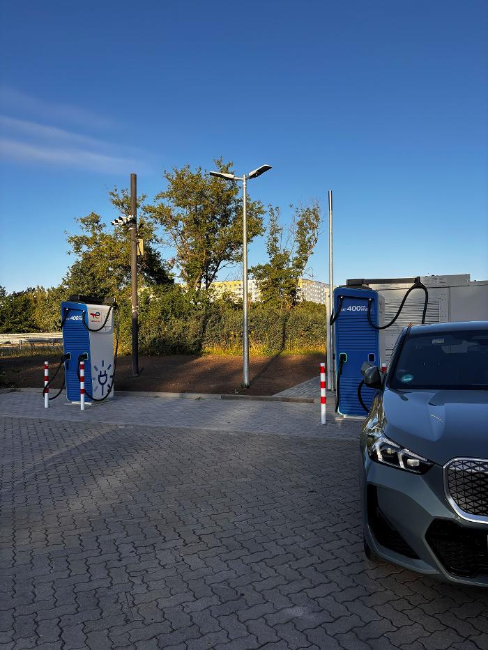 TotalEnergies Charging Station, Am Feuchten Winkel in Berlin
