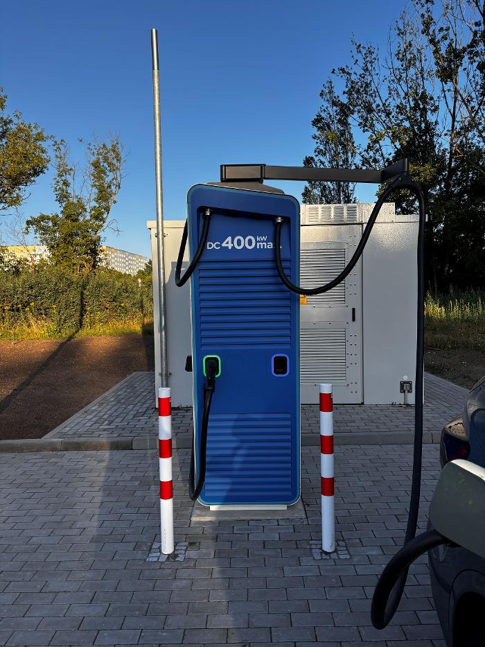 TotalEnergies Charging Station, Am Feuchten Winkel in Berlin
