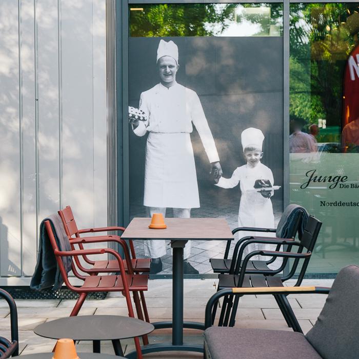 Junge Die Bäckerei., Roedernallee in Berlin