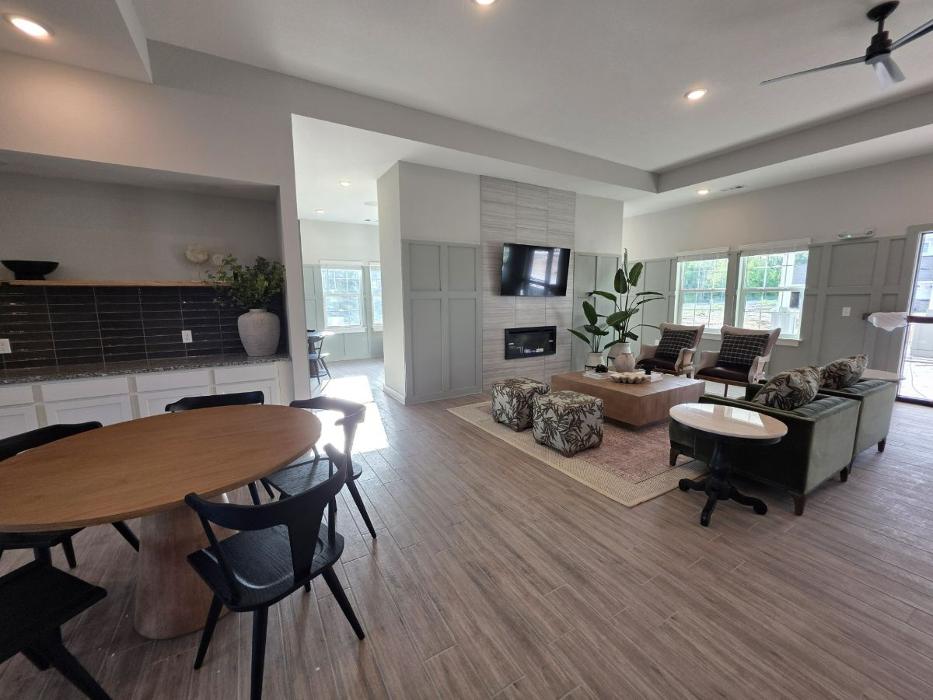 Zephyr Apartments