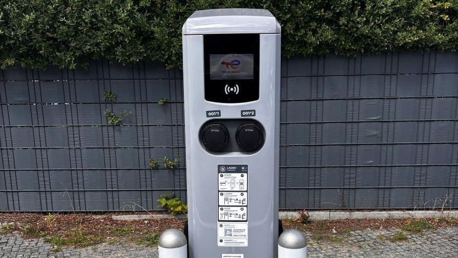 TotalEnergies Charging Station, Liviusstraße in Berlin