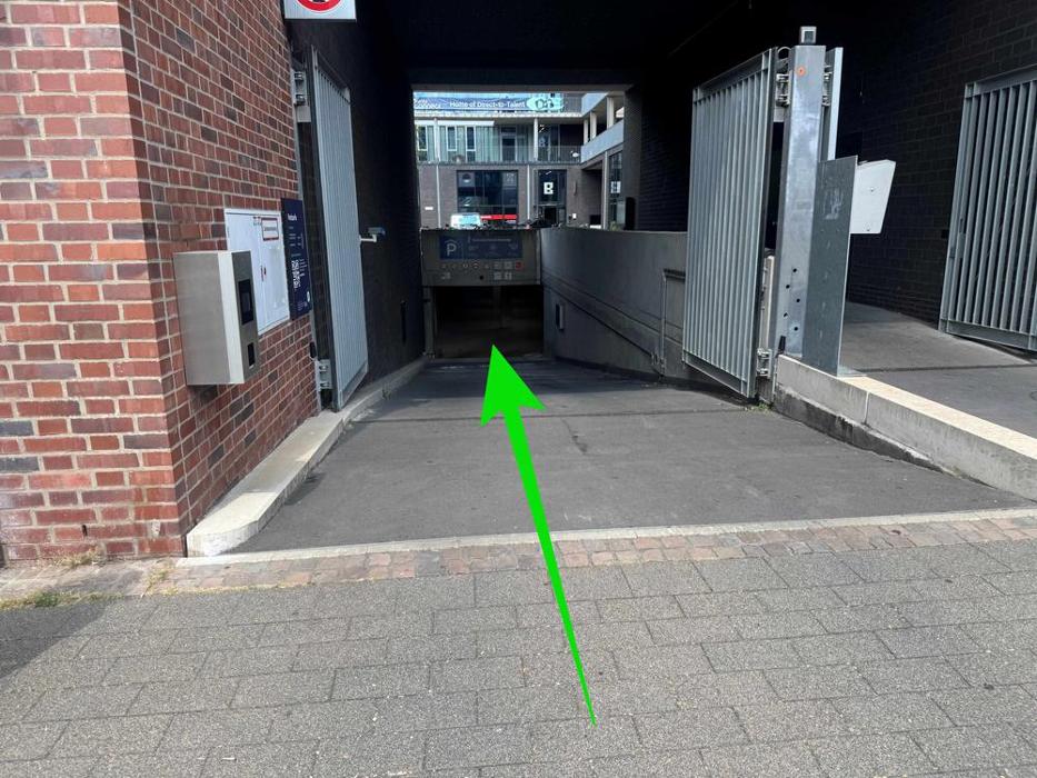 ampido Parkplatz, Seekabelstraße in Köln