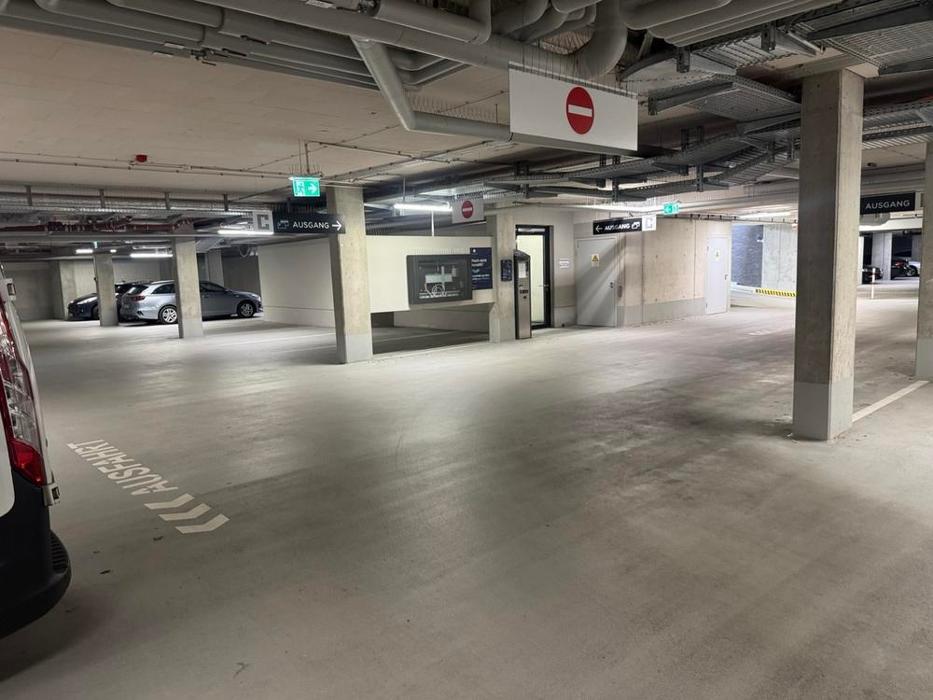 ampido Parkplatz, Seekabelstraße in Köln