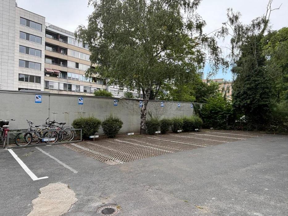 ampido Parkplatz, Leibnizstraße in Berlin