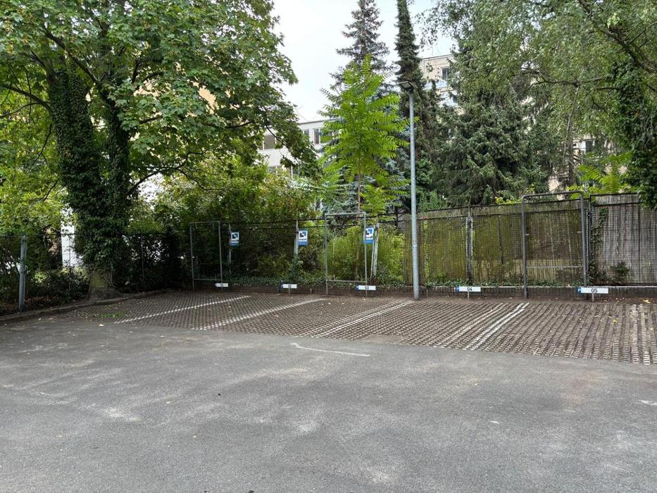 ampido Parkplatz, Leibnizstraße in Berlin
