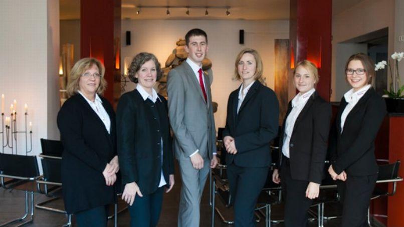 Bestattungshaus Koziol, Rösrather Straße in Köln