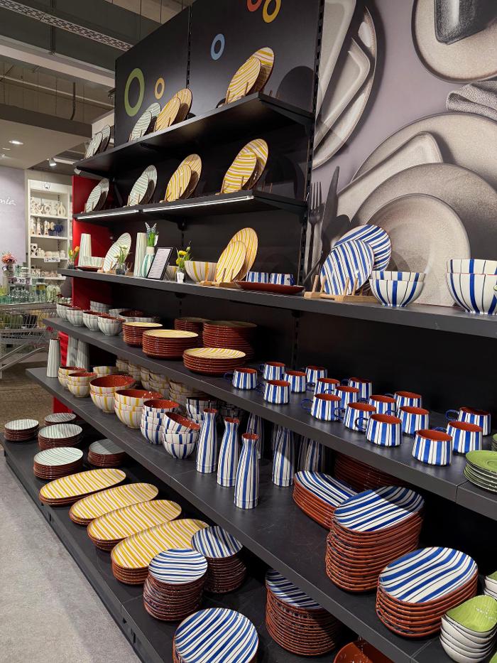 Möbel Höffner Hannover-Altwarmbüchen, Opelstraße in Isernhagen