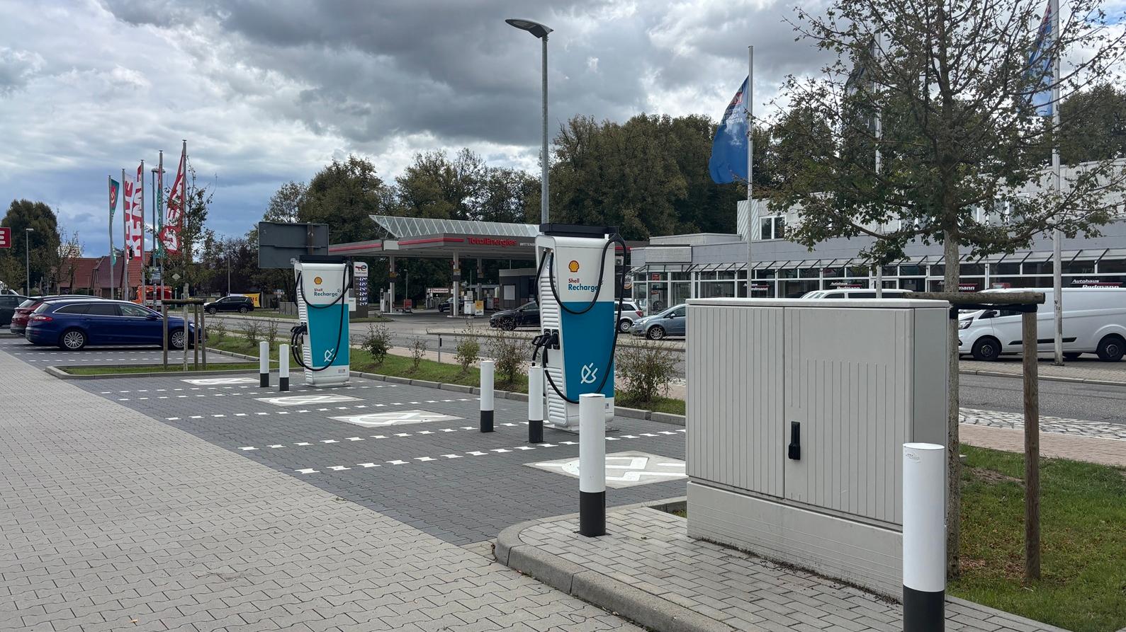 Shell Recharge Charging Station, Hagenower Chaussee in Wittenburg