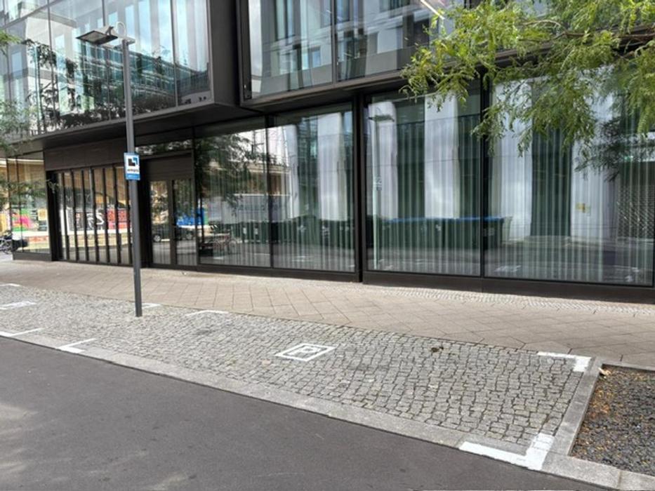 ampido Parkplatz, Dircksenstraße in Berlin