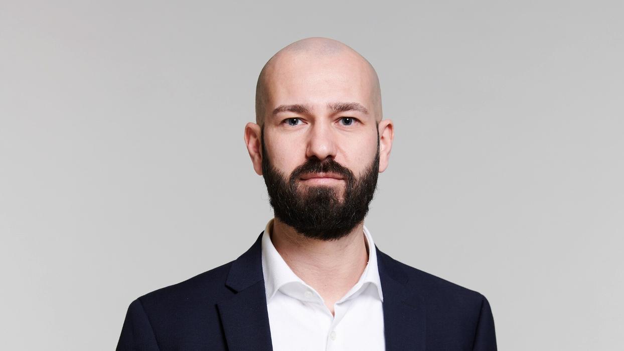 Mecklenburgische Versicherung Fabio Napoletano, Im Boden in Fronhausen