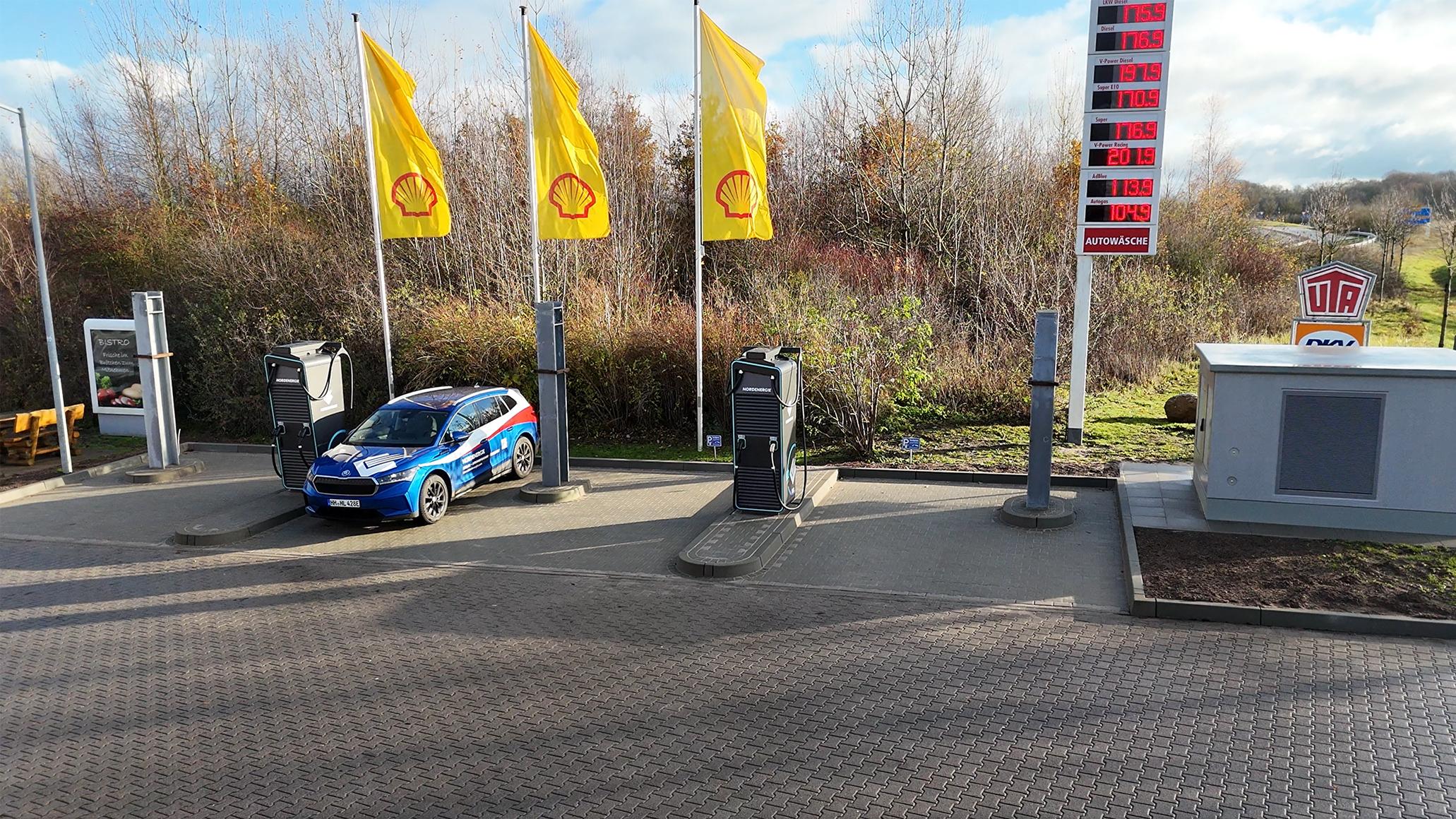SHELL Charging Station, Dorfstraße in Geschendorf