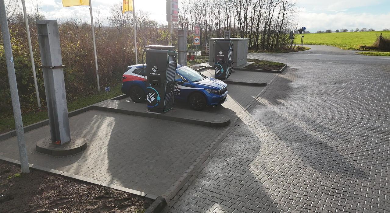 SHELL Charging Station, Dorfstraße in Geschendorf
