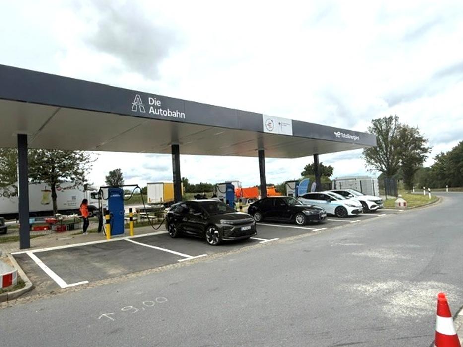 TotalEnergies Charging Station, A13 Rastanlage Wiesenholz Ost in Schönfeld