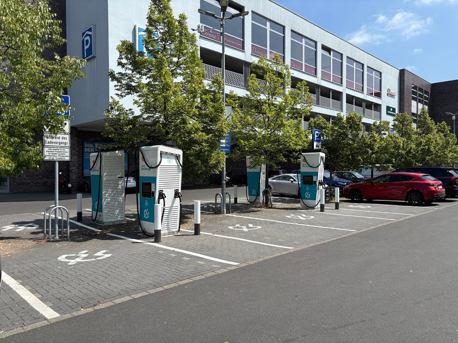 Shell Recharge Charging Station, Karlstraße in Bonn
