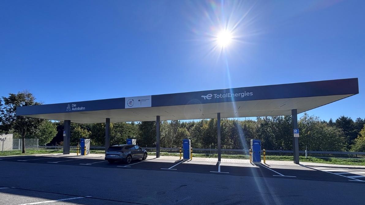 TotalEnergies Charging Station, A8 Rastanlage Adelzhauser Berg Süd in Adelzhausen