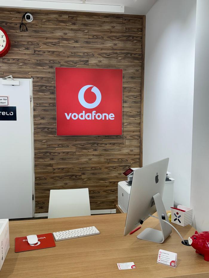 Telekom & Vodafone Partner | Connect 24 GmbH x Red Connected GmbH, Bahnhofstraße in Oberhausen