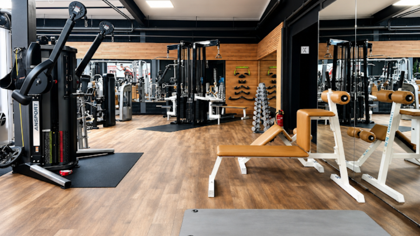 XTRASPORT BLACK LABEL, Wiesenstraße in Gütersloh