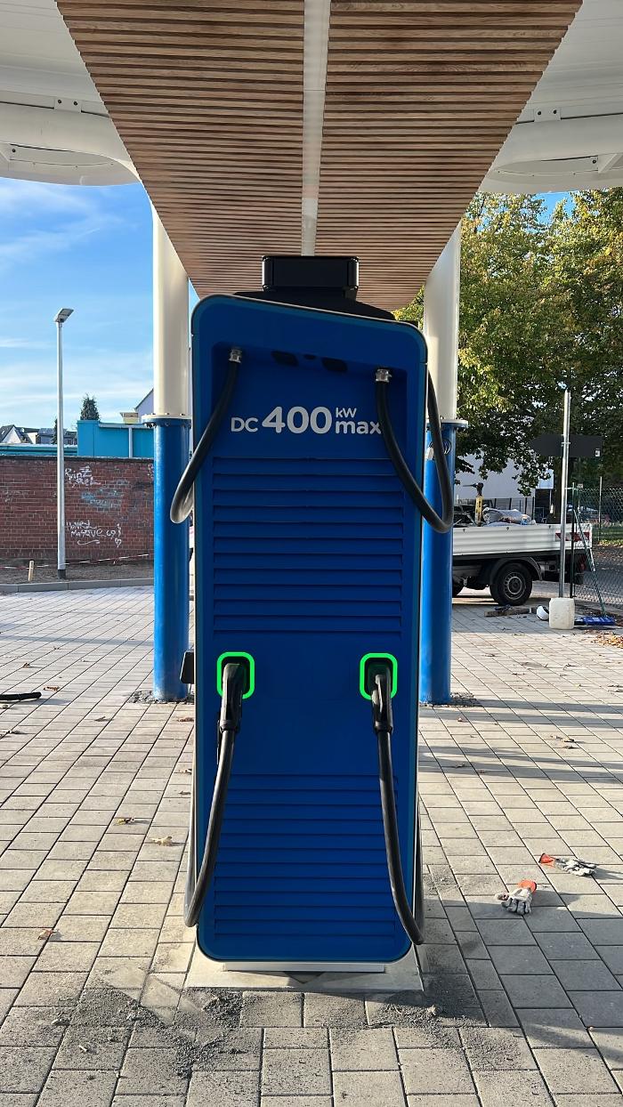 TotalEnergies Charging Station, Forststraße in Düsseldorf