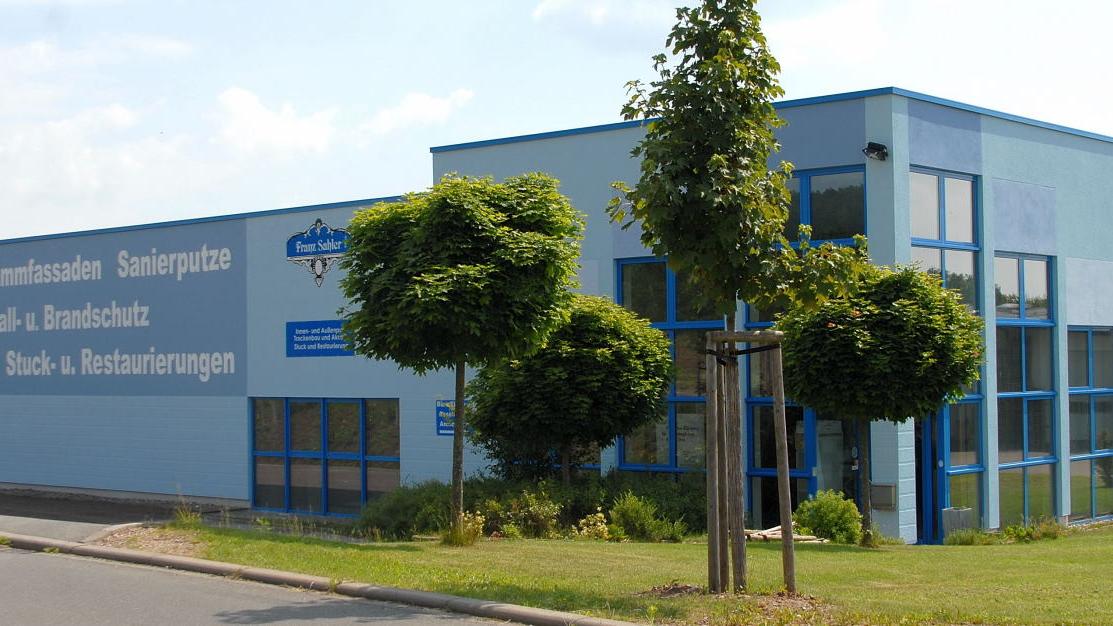 Franz Sahler GmbH, Auf dem Steinhäufchen in Föhren