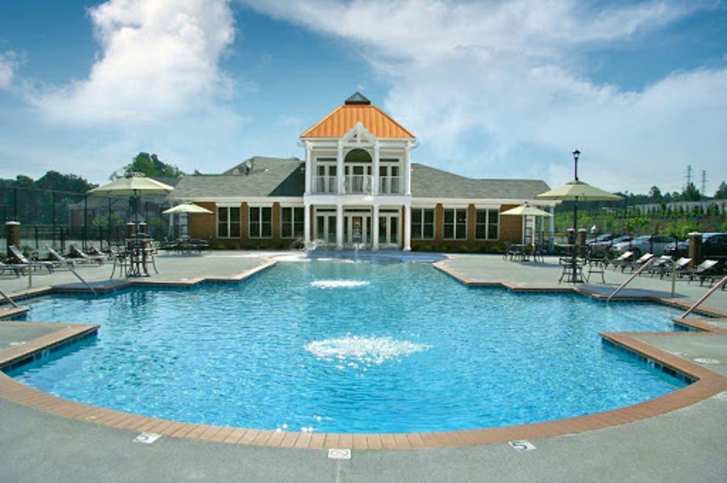 White Oak Luxury Apartments - Chester, VA