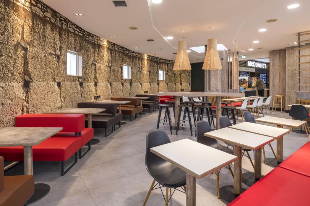 McDonald's, Raststätte Breisgau Ost in Schallstadt