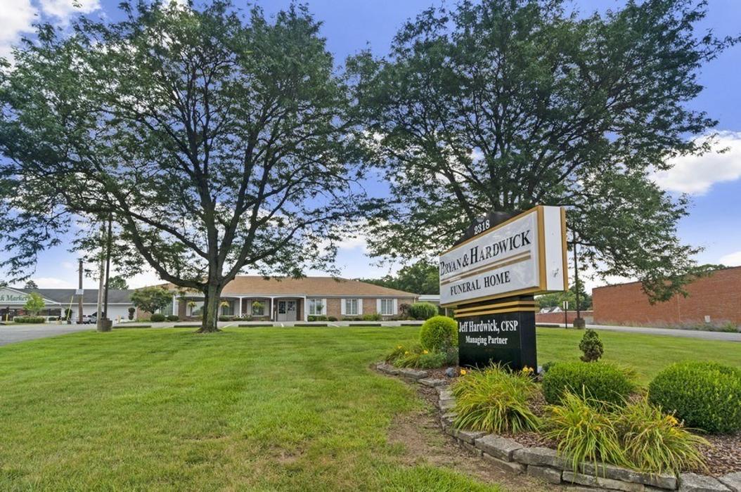Bryan & Hardwick Funeral Home - Zanesville, OH