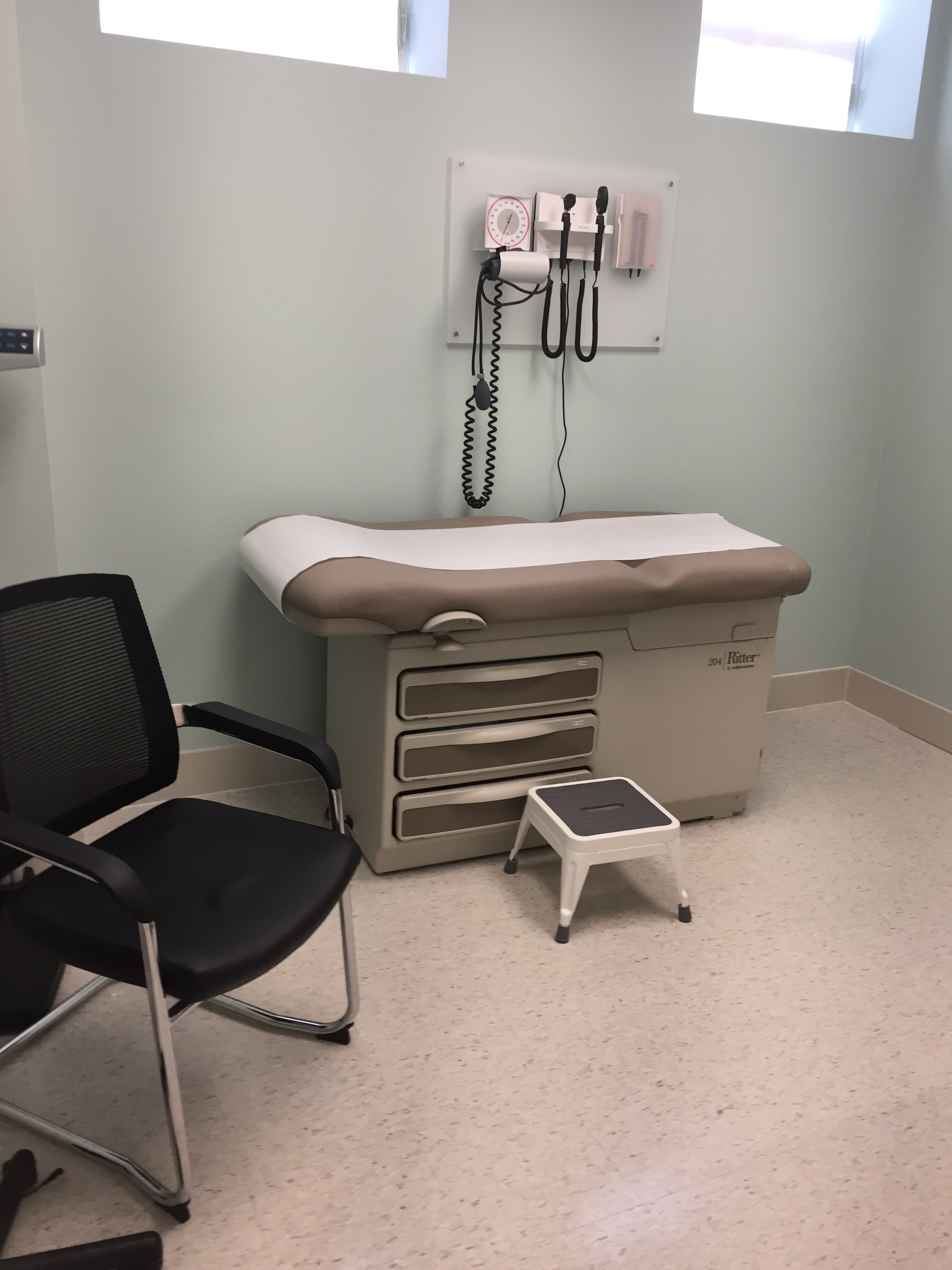 Bee Town Medical Center Beeton (905)729-1000