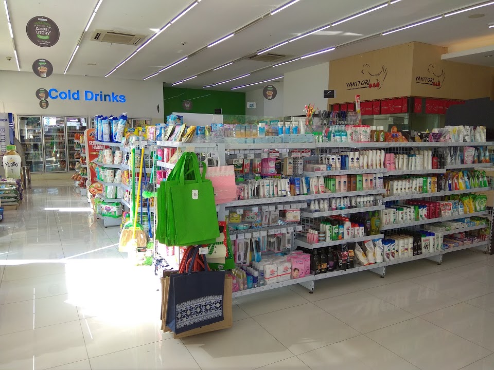 Fotos de FamilyMart Cibubur Fotos de FamilyMart Cibubur