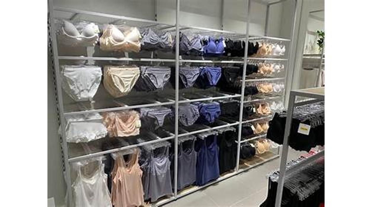 CALIDA Outlet, Kasernenstraße in Himmelreich