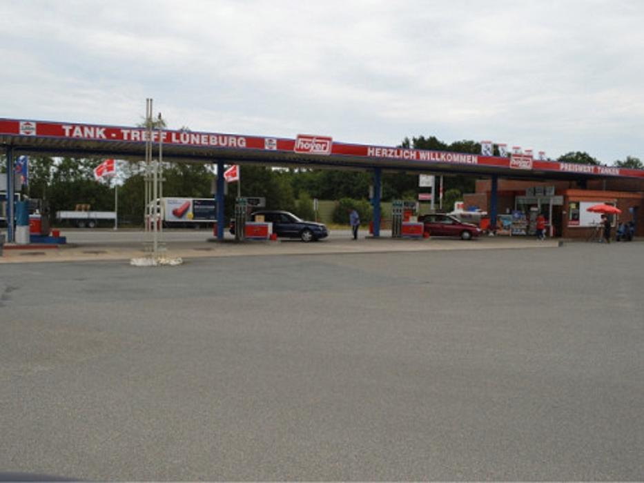 Hoyer Tank-Treff, Bessemerstraße in Lüneburg