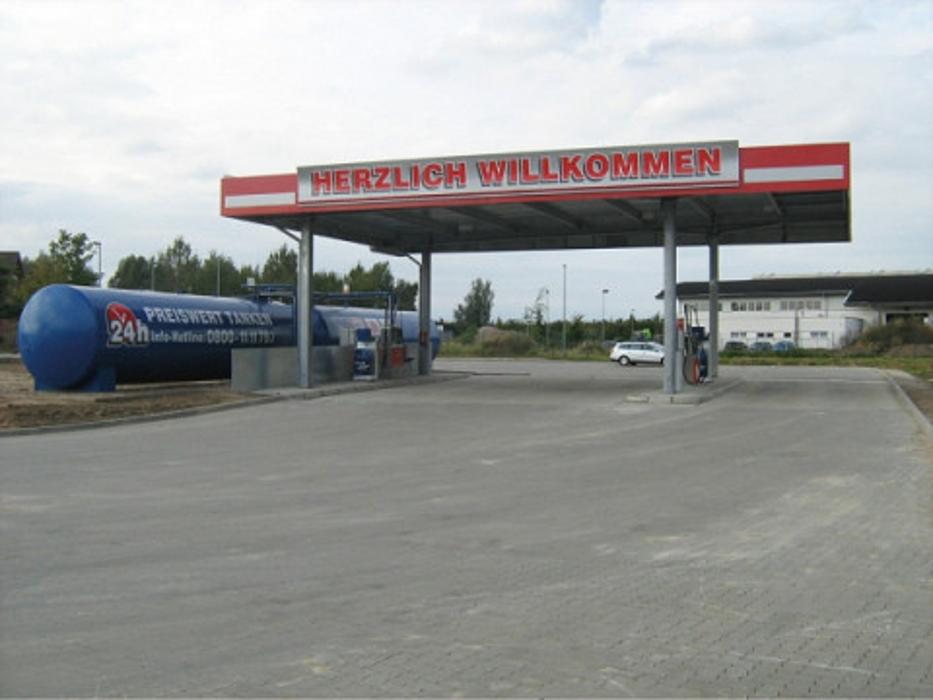 Hoyer Automatenstation, Gewerbepark in Fehrbellin