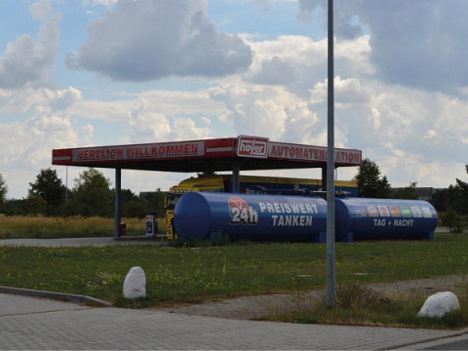 Hoyer Automatenstation, Lindenstraße in Grünheide (Mark)