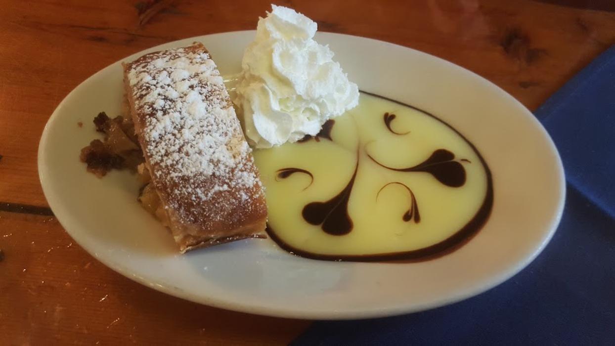Apple Strudel with Vanilla Sauce