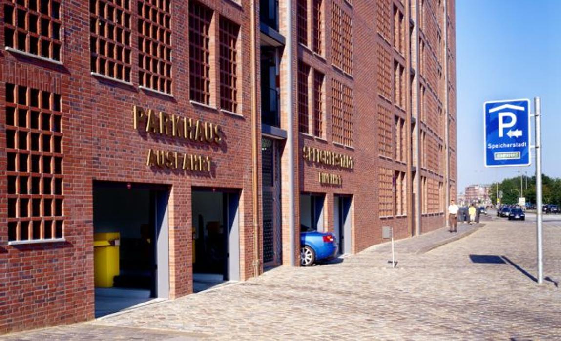 CONTIPARK Parkhaus Speicherstadt, Am Sandtorkai in Hamburg