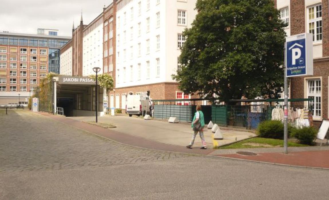 CONTIPARK Parkhaus Kröpeliner Straße, Bei der Jakobikirche in Rostock