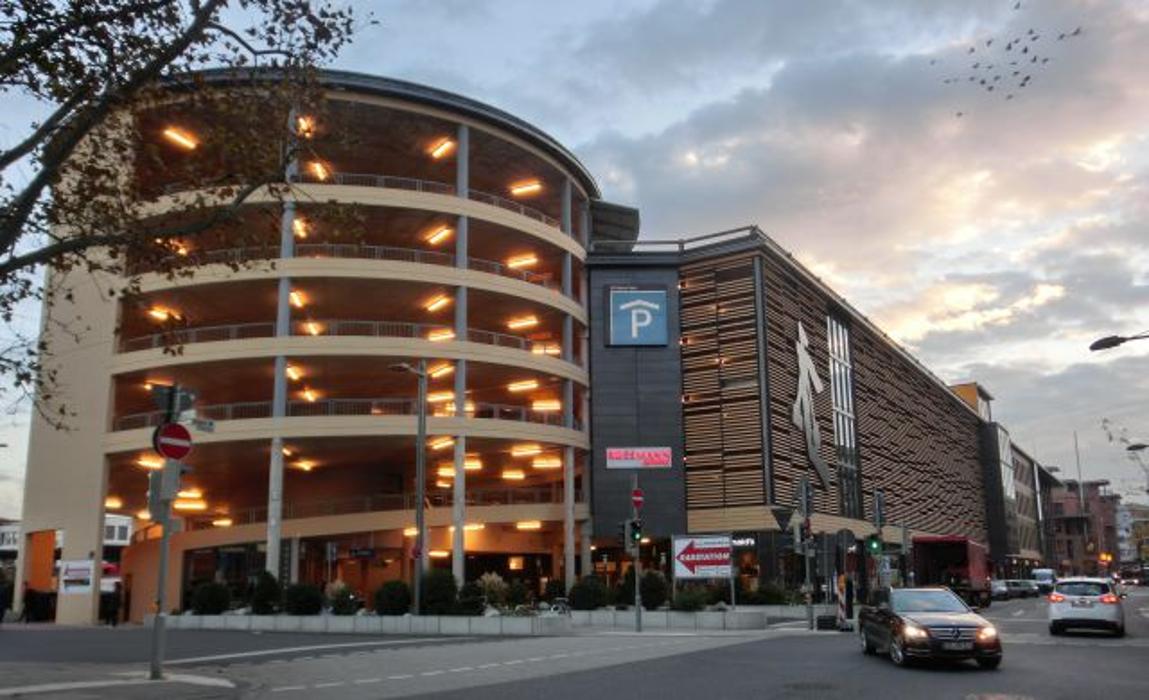 DB BahnPark Parkhaus Hauptbahnhof P1, Ludwigstraße in Aschaffenburg