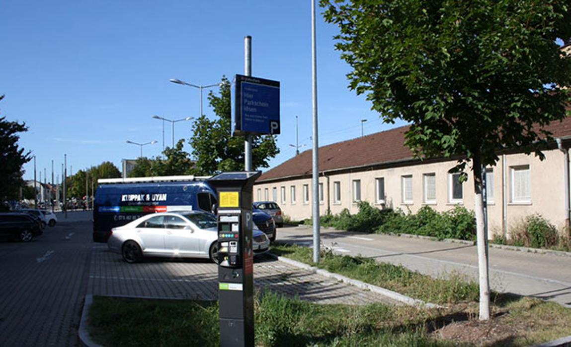 DB BahnPark Parkplatz Bahnhof P1, Talstraße in Böblingen