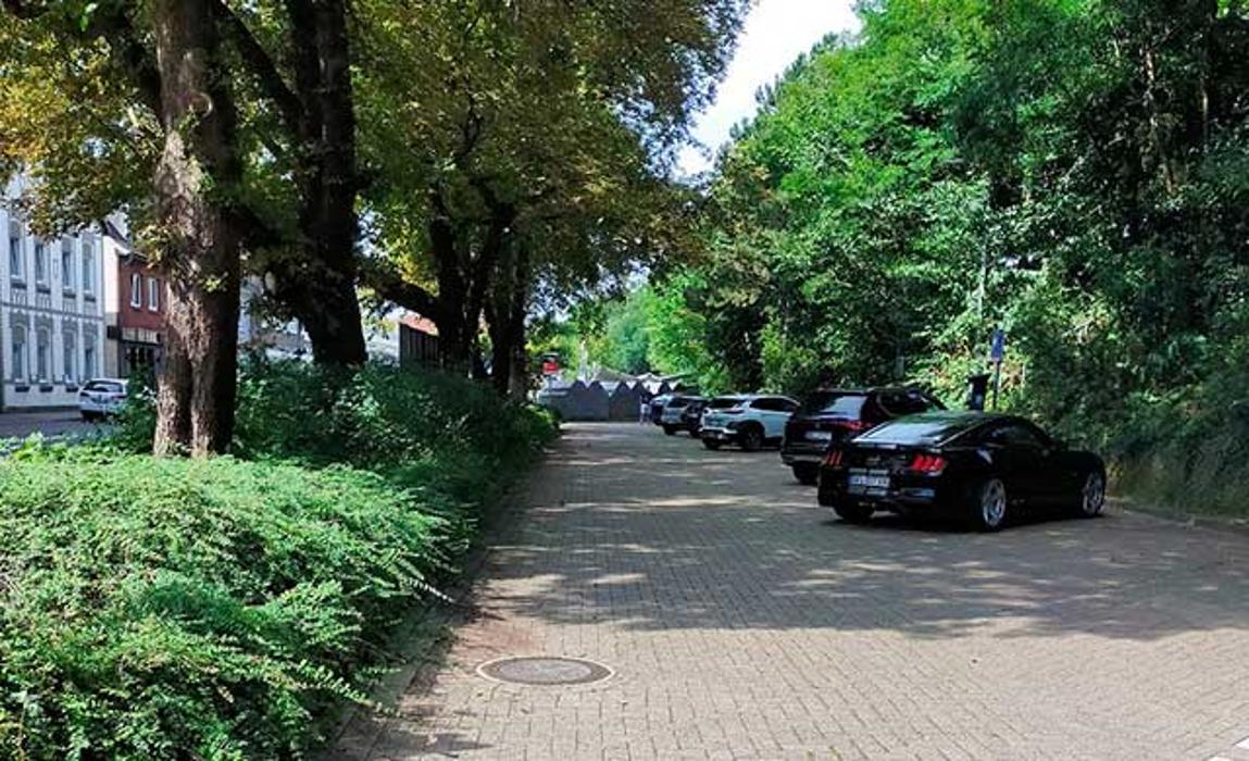 DB BahnPark Parkplatz Bahnhof P1 rechts, Wittekindstraße in Delmenhorst