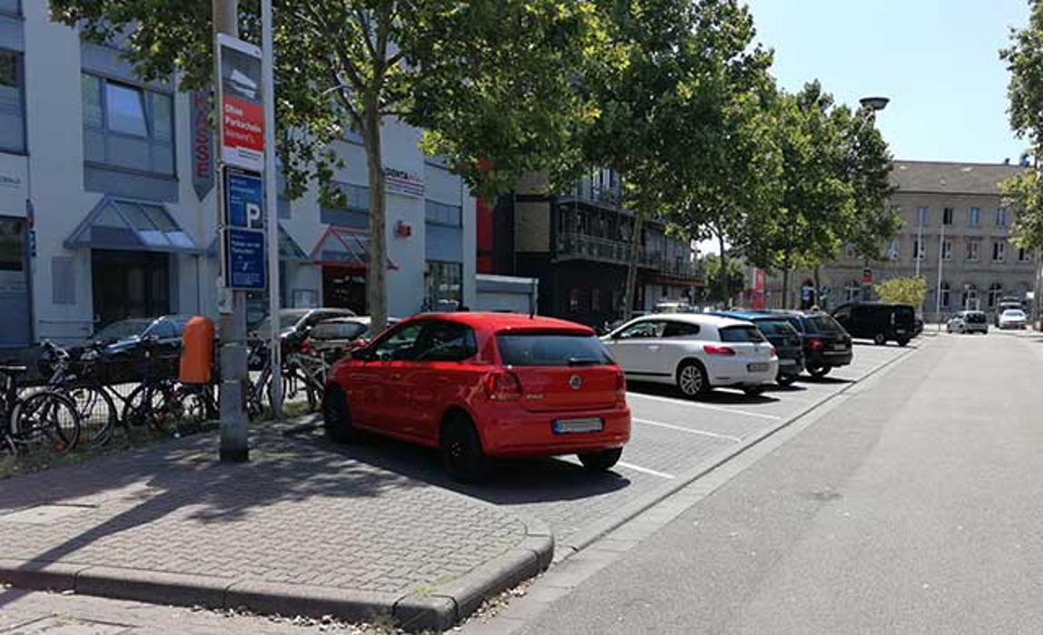 DB BahnPark Parkplatz Hauptbahnhof Vorplatz P1, Eisenbahnstraße in Frankenthal