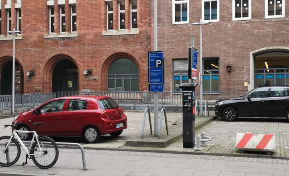 DB BahnPark Parkplatz Hühnerposten P2, Hühnerposten in Hamburg