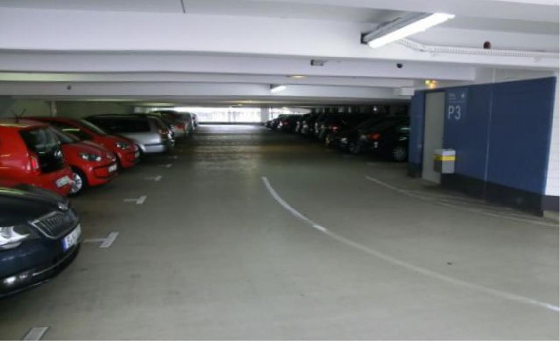 DB BahnPark Parkhaus Hauptbahnhof P2 UCI, Neudorfer Straße in Duisburg