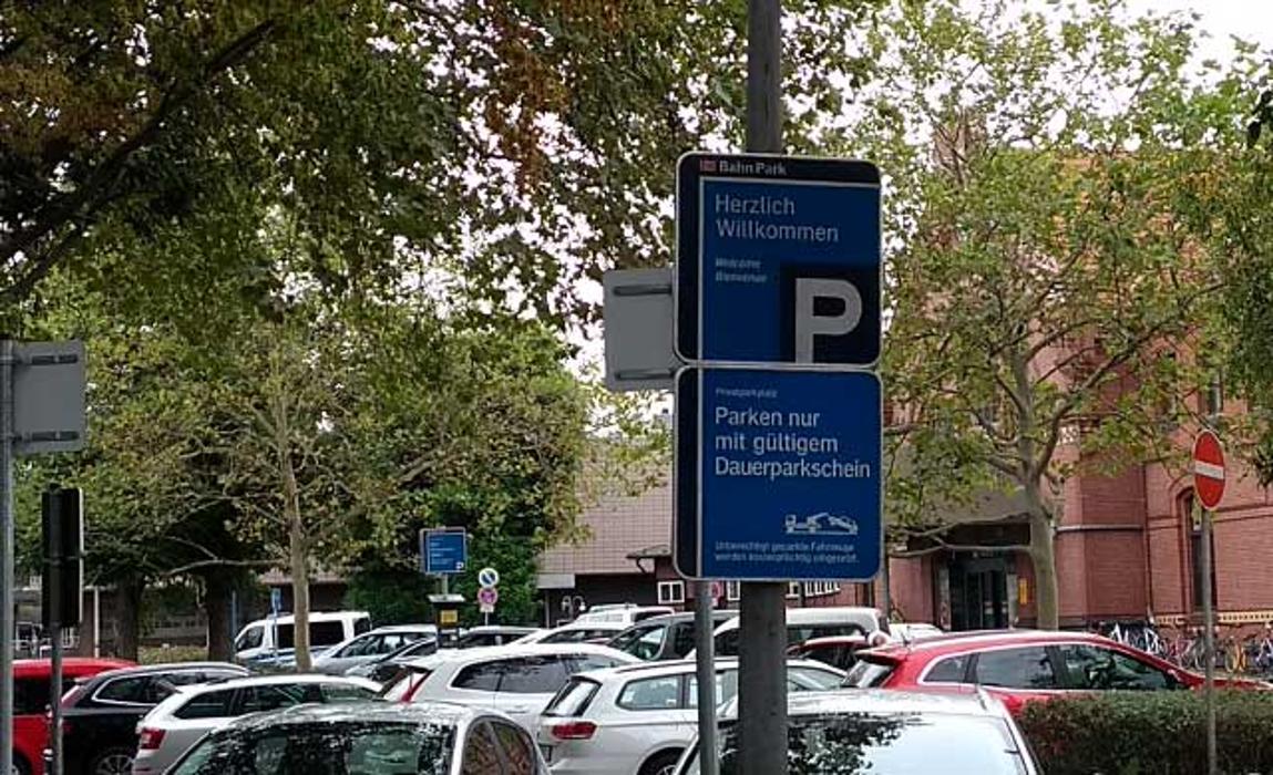 DB BahnPark Parkplatz Harburg Bahnhof P1, Hannoversche Straße in Hamburg