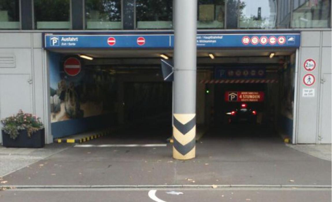 DB BahnPark Tiefgarage City Carré / Hauptbahnhof P1, Bahnhofstraße in Magdeburg