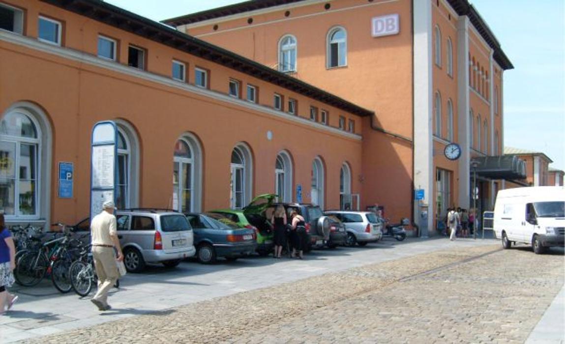 DB BahnPark Parkplatz Hauptbahnhof Vorplatz P1, Bahnhofstraße in Passau